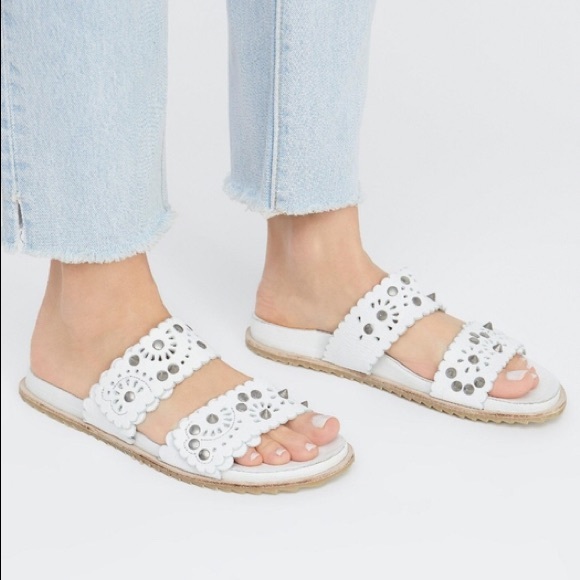 Free People Shoes - SOLD🌸FREE PEOPLE White Leather Spellbound Sandal